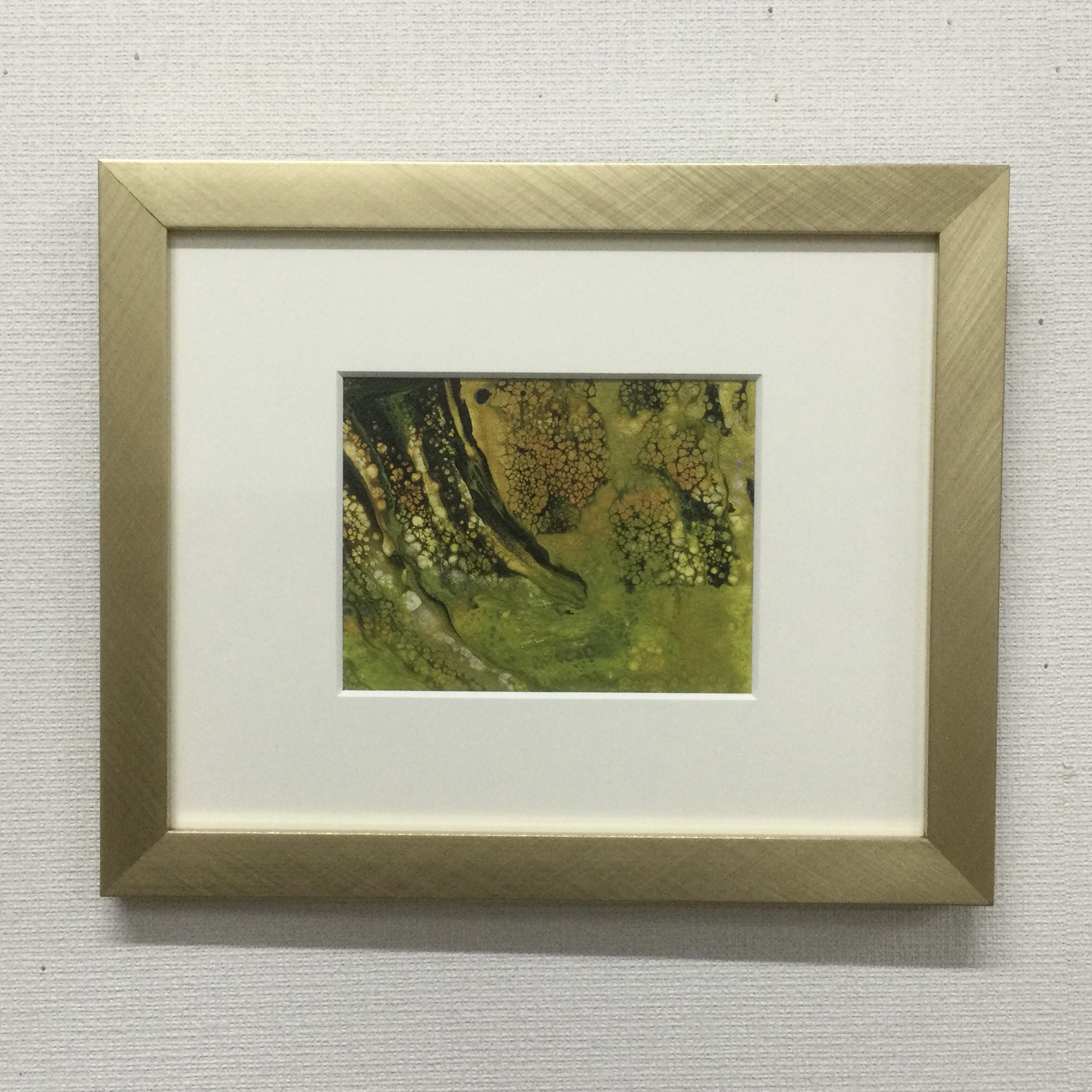 アクリル画　「光さす暗い森」